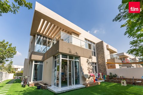 Villa de 4 dormitorios en Dubai, UAE No. 223676