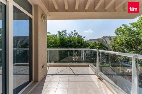Villa de 4 dormitorios en Dubai, UAE No. 223676 22