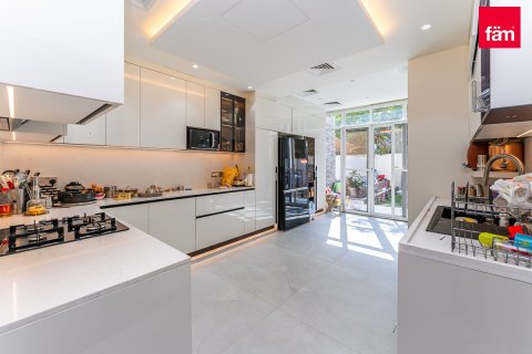 Villa de 4 dormitorios en Dubai, UAE No. 223676 9