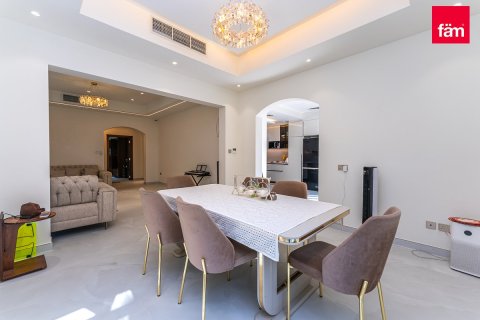 Villa de 4 dormitorios en Dubai, UAE No. 223676 6