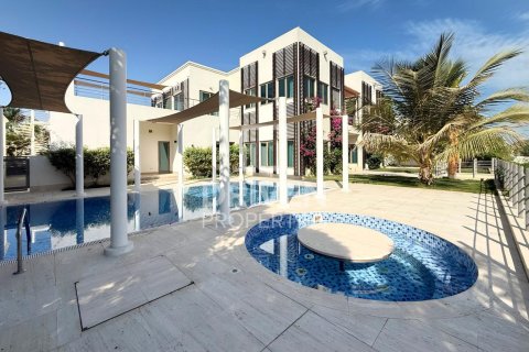 Вилла с 6 спальнями в Signature Villas, ОАЭ №202845 29
