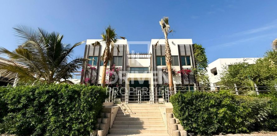 Вилла с 6 спальнями в Signature Villas, ОАЭ №202845