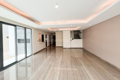 Вилла с 6 спальнями в DAMAC Hills (Akoya by DAMAC), ОАЭ №168279 12