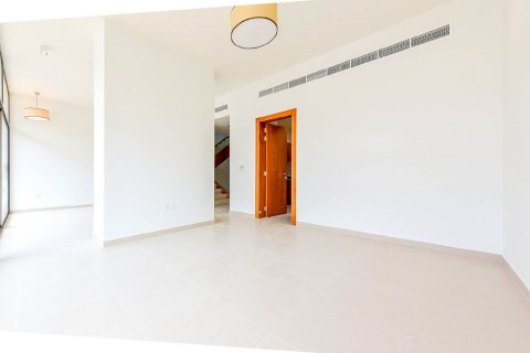 Villa de 3 dormitorios en Mirdif, UAE No. 223465 5