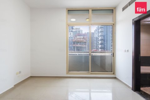 Квартира с 2 спальнями в Dubai Sports City, ОАЭ №216648 12