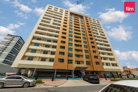 Квартира с 2 спальнями в Dubai Sports City, ОАЭ №216648 3