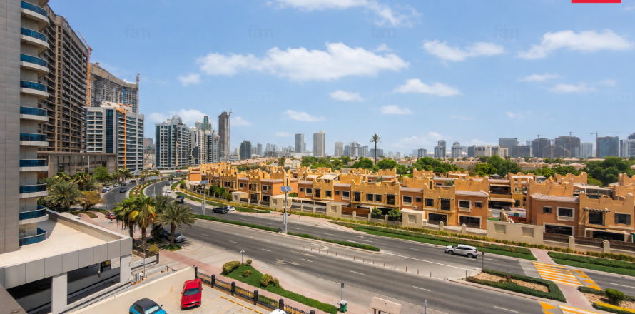 Квартира с 2 спальнями в Dubai Sports City, ОАЭ №216648