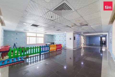 Квартира с 2 спальнями в Dubai Sports City, ОАЭ №216648 4