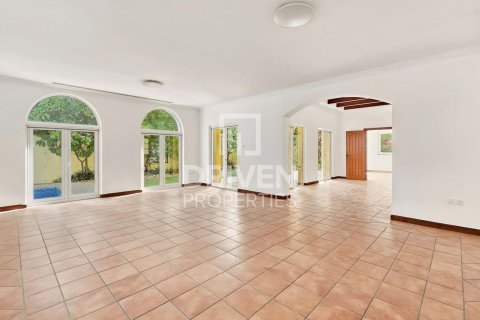 5 bedrooms Villa in The Villa, UAE No. 212450 3