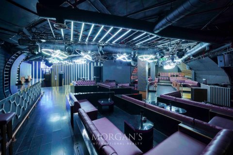 358.2m² Commercial property in Business Bay, UAE No. 81729 11