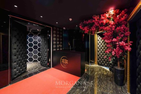 358.2m² Commercial property in Business Bay, UAE No. 81729 18