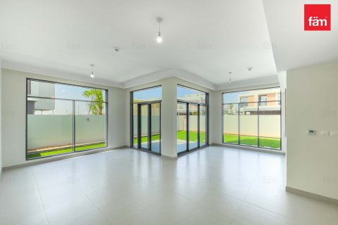 Villa de 4 dormitorios en Dubai, UAE No. 223731 3