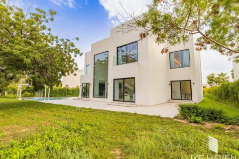 Villa de 4 dormitorios en Jumeirah Islands, UAE No. 48719 5