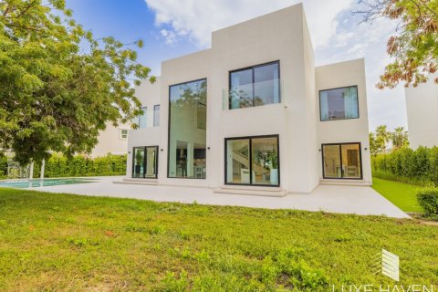 Villa de 4 dormitorios en Jumeirah Islands, UAE No. 48719 4