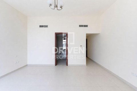 Townhouse de 4 dormitorios en District 11, UAE No. 223210 15