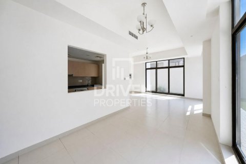 Townhouse de 4 dormitorios en District 11, UAE No. 223210 5
