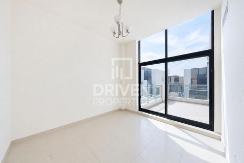 Townhouse de 4 dormitorios en District 11, UAE No. 223210 12