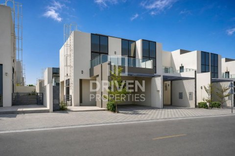 Townhouse de 4 dormitorios en District 11, UAE No. 223210 29
