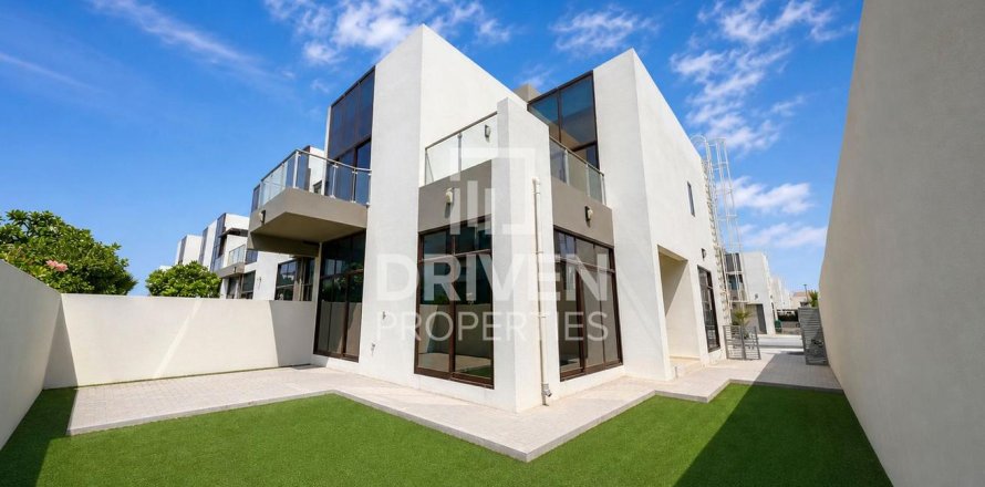 Townhouse de 4 dormitorios en District 11, UAE No. 223210