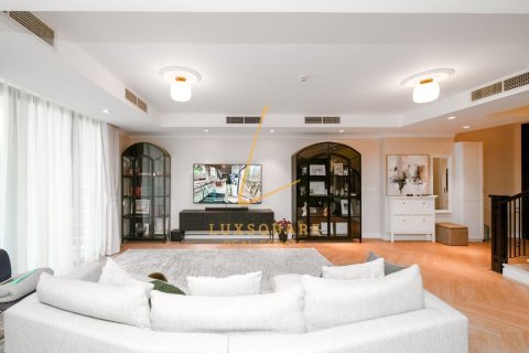3 bedrooms Villa in Motor City, UAE No. 224328 7