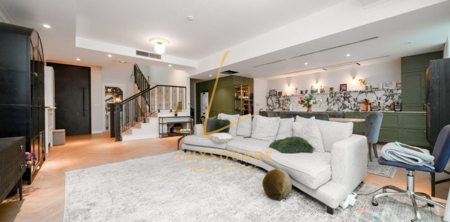 3 bedrooms Villa in Motor City, UAE No. 224328