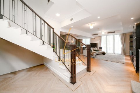 3 bedrooms Villa in Motor City, UAE No. 224328 5