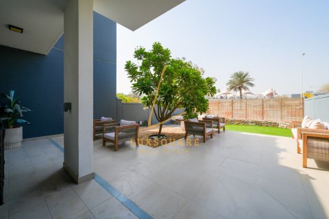 3 bedrooms Villa in Motor City, UAE No. 224328 28