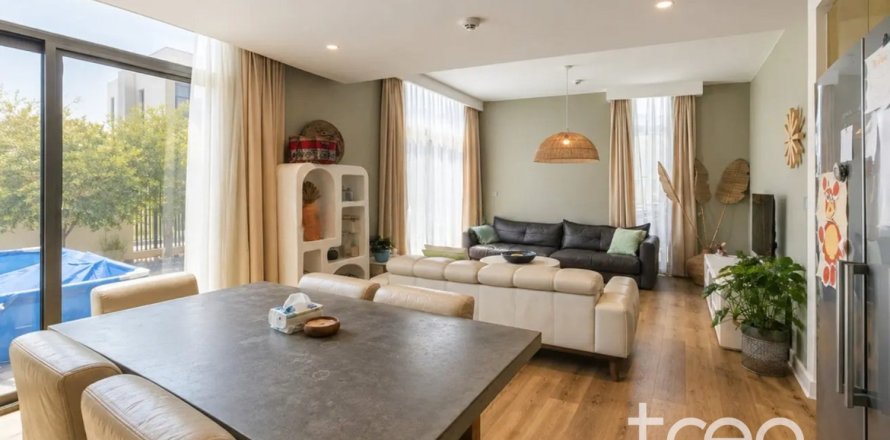 Townhouse de 4 chambres à Sun, UAE No. 222707