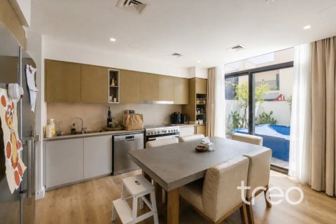 Townhouse de 4 chambres à Sun, UAE No. 222707 4