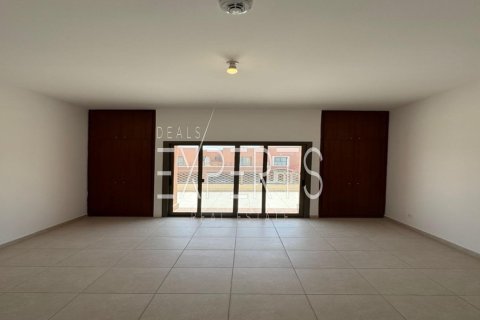 Villa de 4 chambres à Abu Dhabi, UAE No. 225090 11
