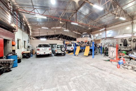 427.4m² Warehouse in Ras Al Khor Industrial, UAE No. 38880