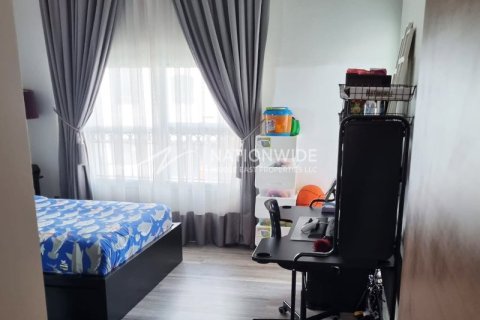 3 bedrooms Apartment in Abu Dhabi, UAE No. 89341 11