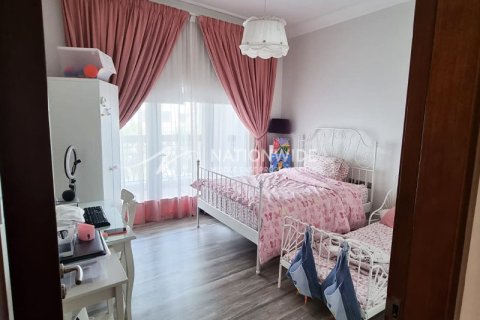 3 bedrooms Apartment in Abu Dhabi, UAE No. 89341 10