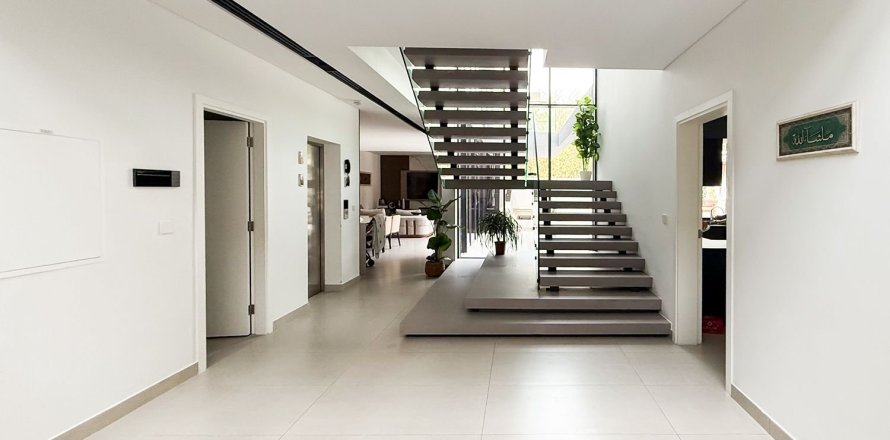 5 bedrooms Villa in Tilal City, UAE No. 223388