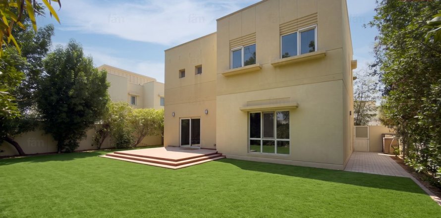 Villa de 3 chambres à Dubai, UAE No. 208616