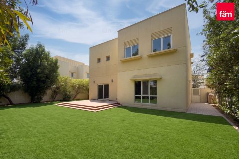 Villa de 3 dormitorios en Dubai, UAE No. 208616