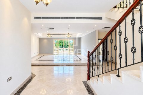 Villa de 5 dormitorios en Al Barsha 2, UAE No. 223280 8