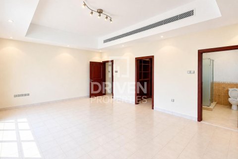 Villa de 5 dormitorios en Al Barsha 2, UAE No. 223280 15