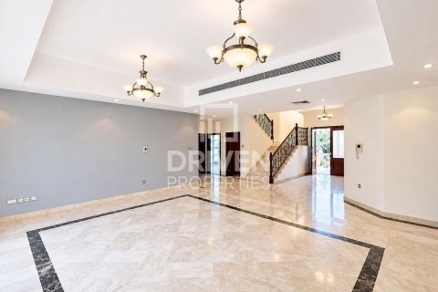 Villa de 5 dormitorios en Al Barsha 2, UAE No. 223280 4