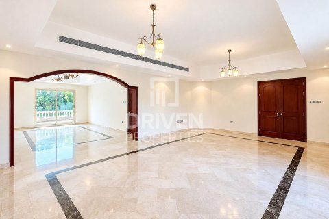 Villa de 5 dormitorios en Al Barsha 2, UAE No. 223280 9
