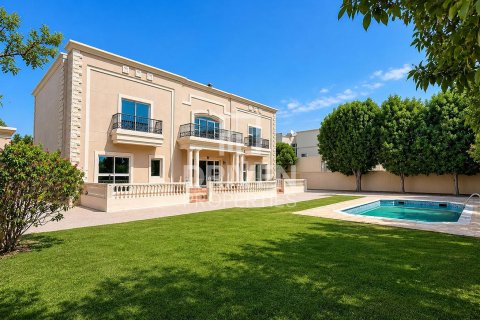 Villa de 5 dormitorios en Al Barsha 2, UAE No. 223280 3