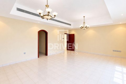 Villa de 5 dormitorios en Al Barsha 2, UAE No. 223280 19