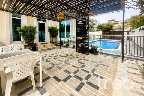 Villa de 7 dormitorios en The Villa, UAE No. 222674 5