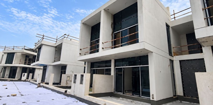 4 bedrooms Townhouse in Dubai, UAE No. 150893