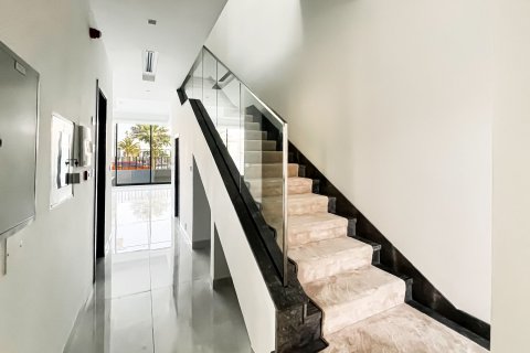 Villa de 4 dormitorios en Al Furjan, UAE No. 215344 4