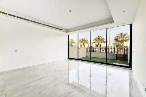 Villa de 4 dormitorios en Al Furjan, UAE No. 215344 6
