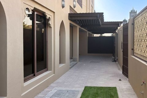 Villa de 5 dormitorios en Jumeirah, UAE No. 215404 12