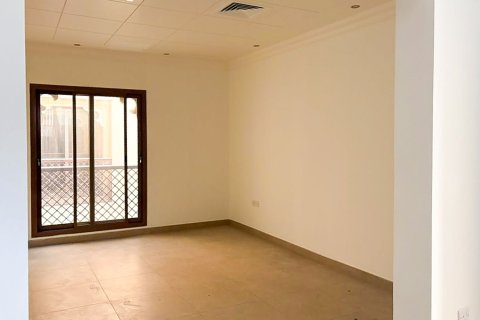 Villa de 5 dormitorios en Jumeirah, UAE No. 215404 4