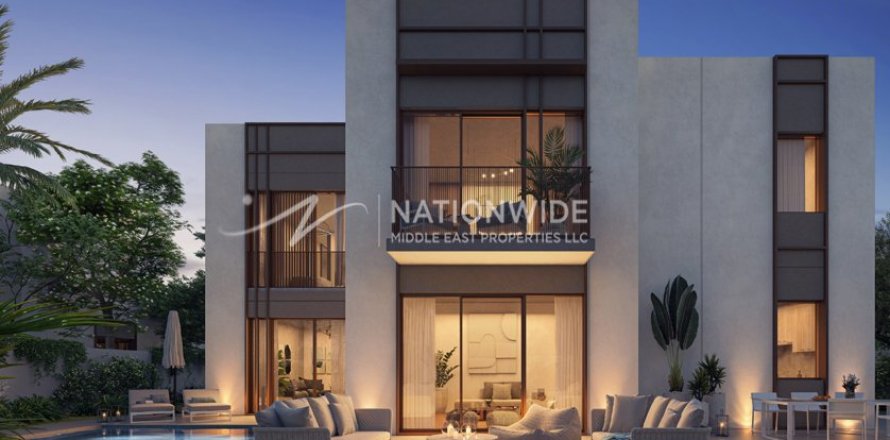 Villa de 4 dormitorios en Abu Dhabi, UAE No. 125814