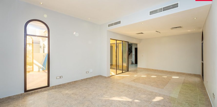 4 bedrooms Townhouse in Dubai, UAE No. 223852